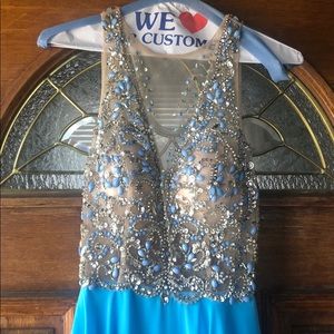 Dress detailed turquoise long dress. Prom season